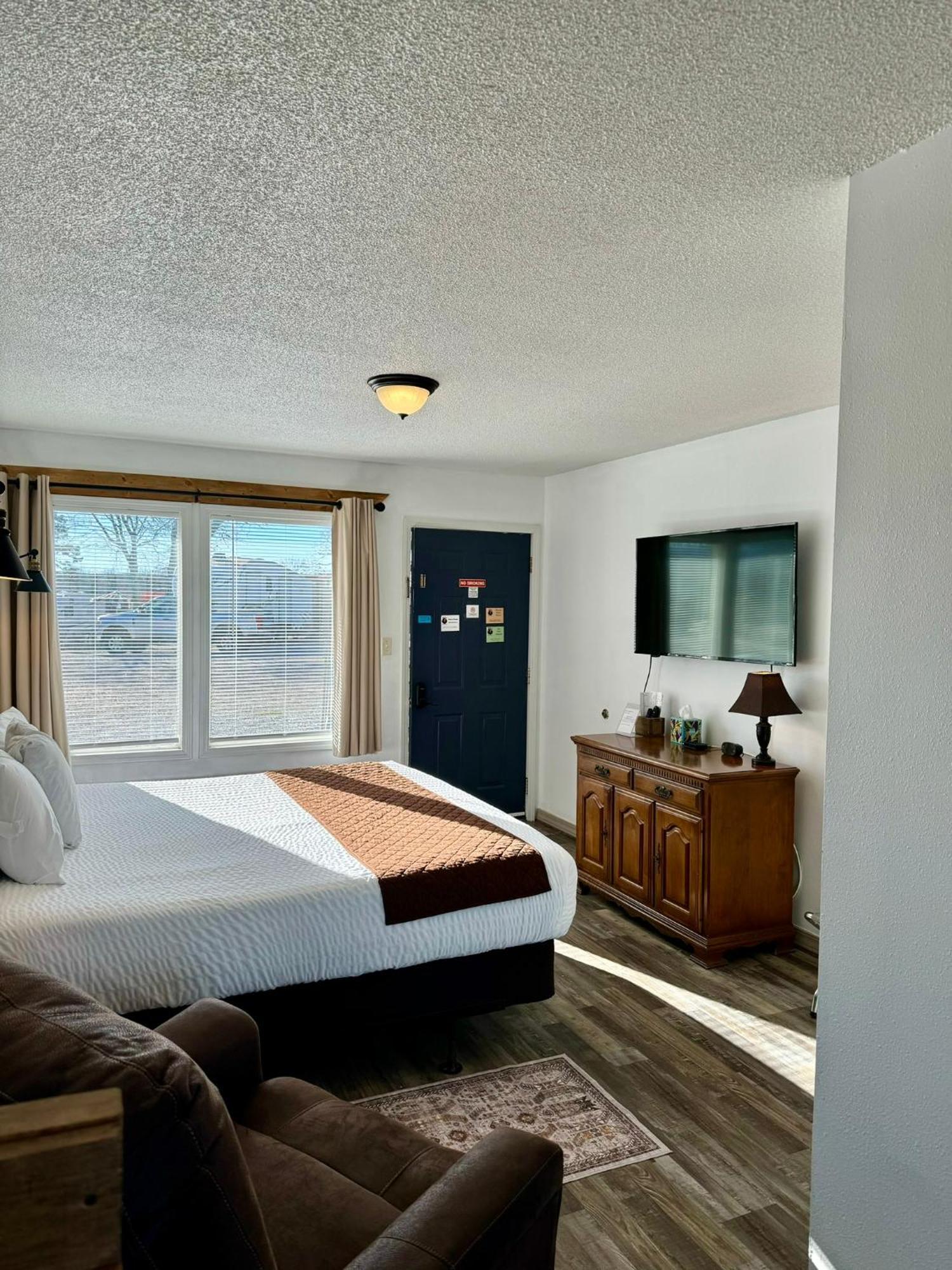 Guest * Mountain View